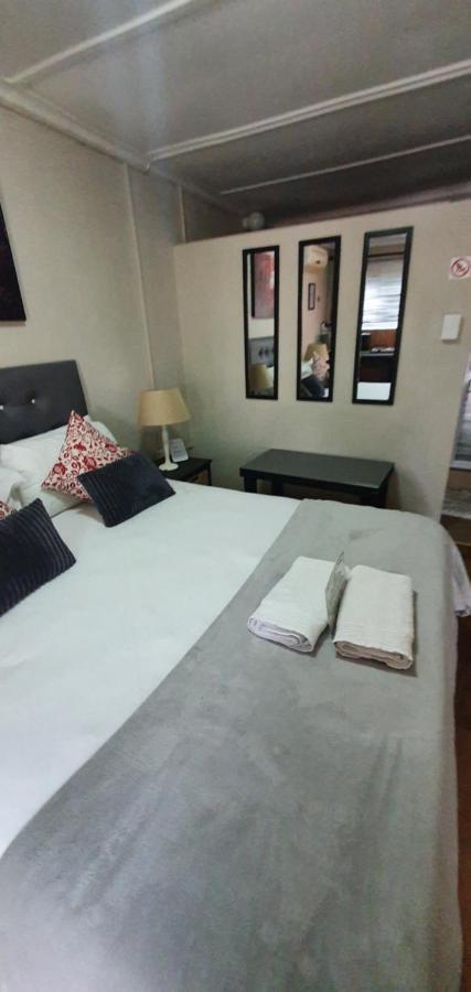 Garden Corner Guesthouse Beaufort West Εξωτερικό φωτογραφία