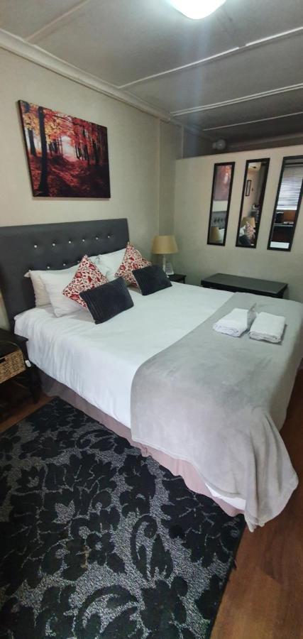 Garden Corner Guesthouse Beaufort West Εξωτερικό φωτογραφία