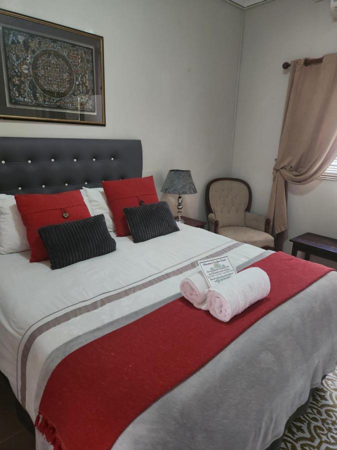Garden Corner Guesthouse Beaufort West Εξωτερικό φωτογραφία
