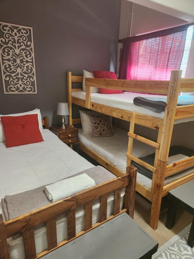 Garden Corner Guesthouse Beaufort West Εξωτερικό φωτογραφία